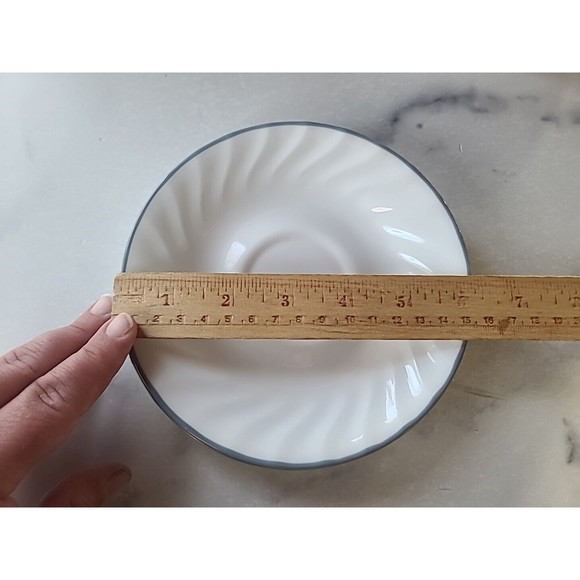 Vintage Corning USA 17 Cups And Saucers - Picture 6 of 10